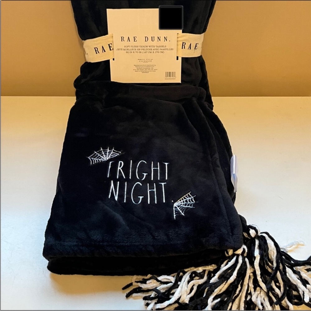 Rae Dunn FRIGHT NIGHT Blanket NWT Throw with Tassels - Picture 3 of 8